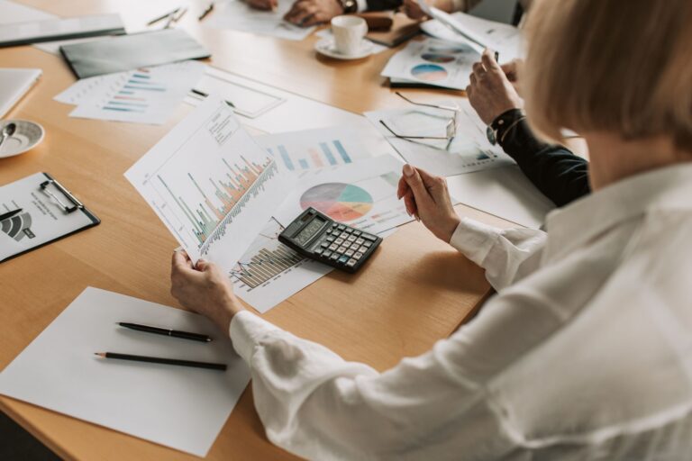 Quelles sont les implications comptables et fiscales de l&rsquo;expatriation des salariés ?