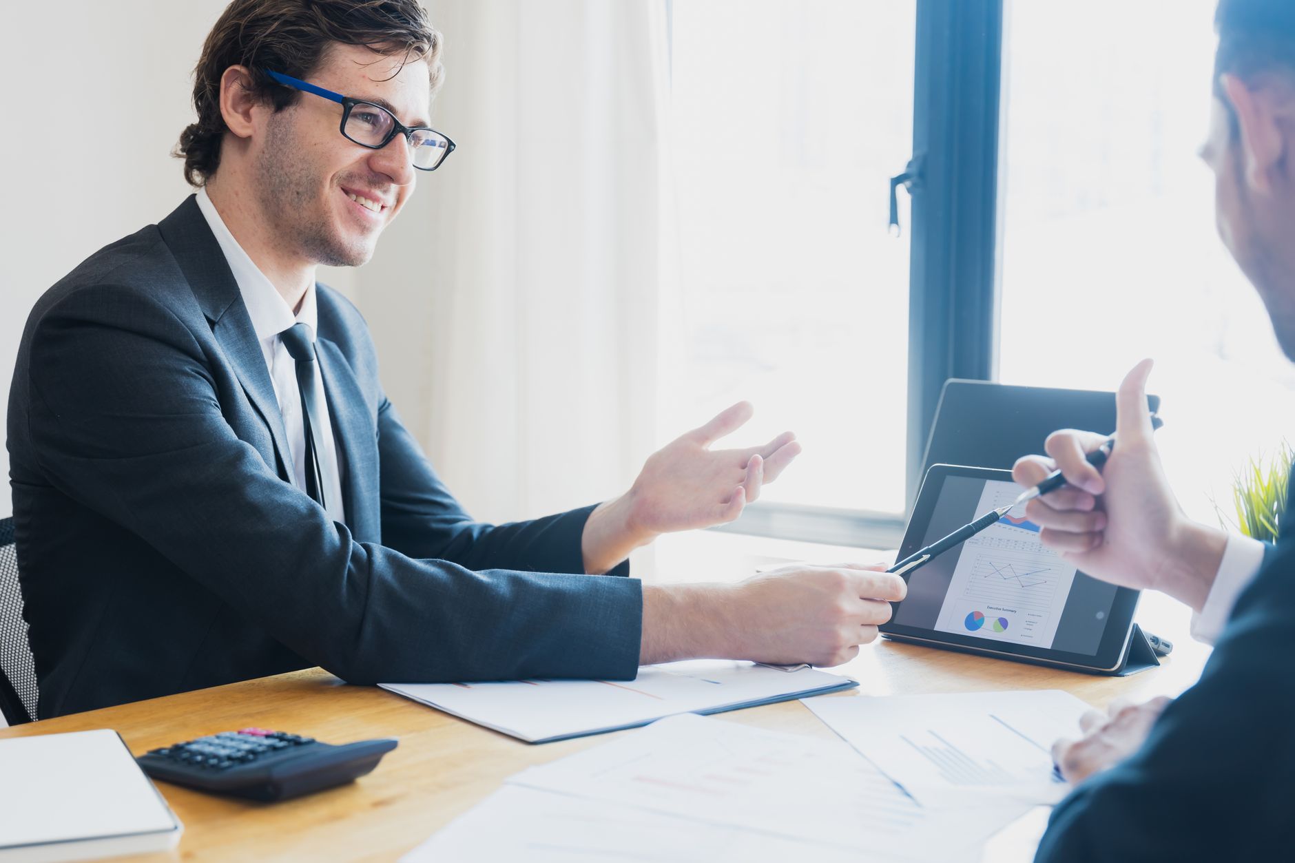 Comment gérer les aspects comptables et fiscaux des acquisitions d&rsquo;actifs immobiliers ?